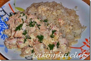 Куриные грудки с беконом в сливках